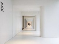 极简先锋艺术馆室内空间展示效果-1545-04